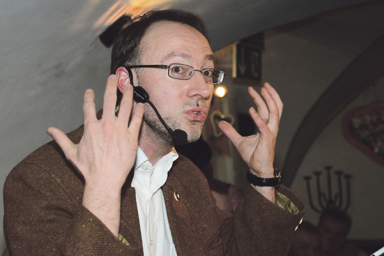 Fastenprediger Florian Erdle.