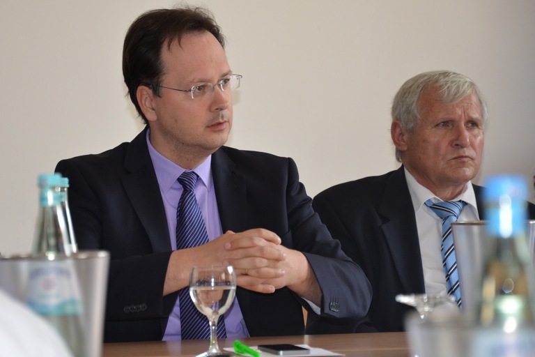 "Wir sind eine Klinik": Marcel John, der Geschäftsführer der Ilmtalklinik GmbH will die beiden Standorte Pfaffenhofen und Mainburg stärker verzahnen.