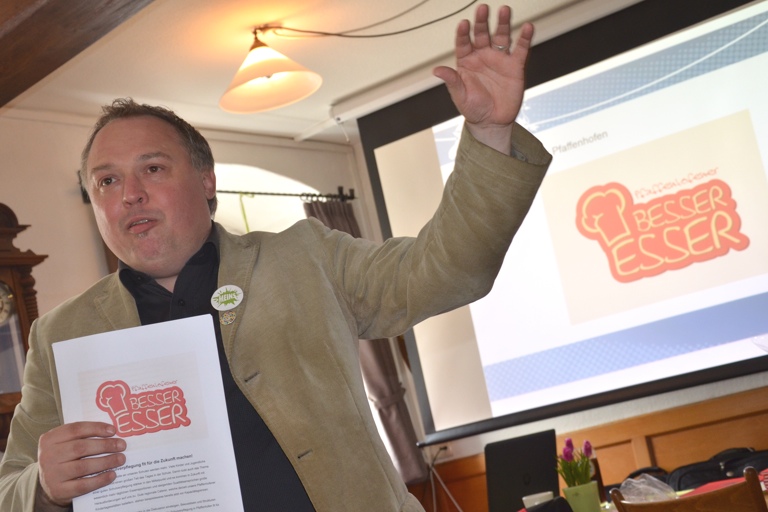 Markus Käser, einstimmig zum Vorsitzenden der Pfaffenhofener SPD wiedergewählt. Fotos: Zell