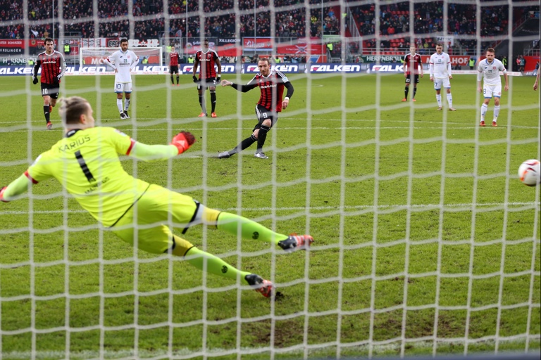 Moritz Hartmann erzielte per Elfmeter das goldene Tor. Foto: Bösl