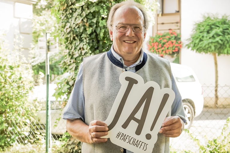 Altbürgermeister und CSU-Stadtrat Hans Prechter bekennt sich zum geplanten Windpark – in seiner Fraktion herrscht indes kein eindeutiges Meinungsbild.