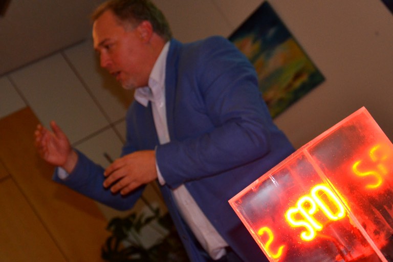 Nicht allen Genossen leuchtete die von SPD-Kreischef Markus Käser erläuterte Empfehlung des Vorstands ein, keinen eigenen Kandidaten ins Rennen um den Posten des Landrats zu schicken. Fotos: Zell