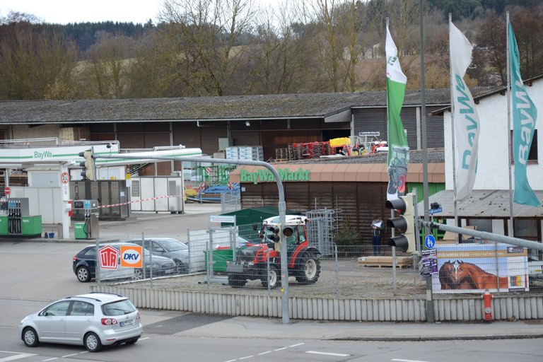 Das BayWa-Gelände an der Pfaffenhofener Bahnhof-Kreuzung. Foto: Zell