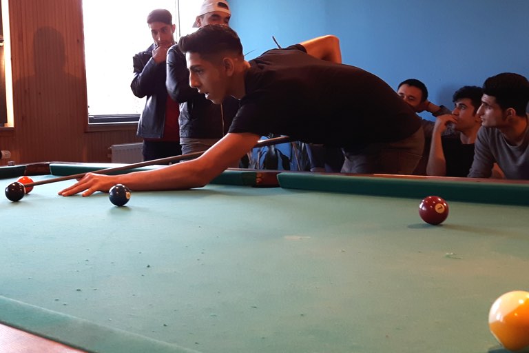 16 Jugendzentrum-Besucher traten am Samstag beim Billard-Turnier an. Fotos: Stadtjugendpflege Pfaffenhofen