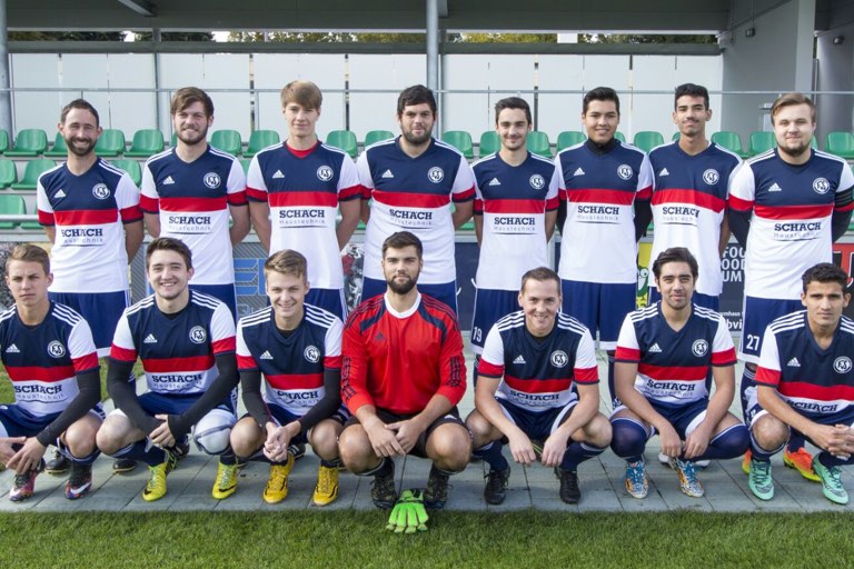 Der FSV Pfaffenhofen II geht motiviert in die Restrückrunde. Hinten, von links: Spielertrainer Stefan Humbach, Florian Späth, Sebastian Helm, Michael Wolf, Wojtek Swierkosz, Mitchel Fischer, Luciano Becker und Sebastian Kaszubowski sowie (vorne, von links): Clemens Schiegerl, Florian Westphal, Daniel Bock, Christopher Yaylakci, Albert Breitsameter, Ahmet Ocak und Hamidi Rohulla. Foto: FSV Pfaffenhofen