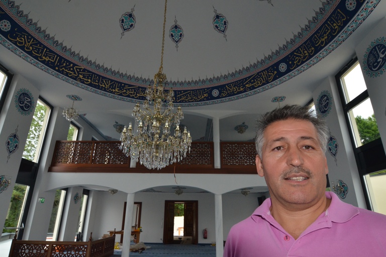 Recep Bal, der Vorsitzende der türkisch-islamischen Gemeinde von Pfaffenhofen, in der Moschee.