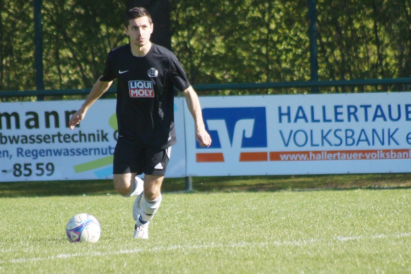 Josef Haid ist eines von vielen Rohrbacher Talenten, die seit Jahren immer wieder den Sprung nach ganz oben schaffen. Seinen ersten Einsatz bei der Ersten hat er in dieser Saison schon hinter sich, in der vergangenen Saison spielte Haid 16 Mal in der Bezirksliga und elf Mal in der A-Klasse. Foto: Alexander Kaindl