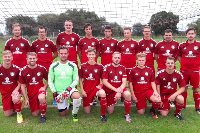 Der Kader des TSV Hohenwart II. Hinten, von links: Thomas Wuttke, Mario Sincek, Stefan Weiß, Benedikt Strasser, Stefan Detter, Thomas Krammer, Tobias Attenhauser, Sebastian Kufer, Trainer Felix Kluck. Vorne, von links: Michael Kriegl, Tobias Busl, Philipp Schmid, Felix Fahn, Marcus Luckert, Daniel Kreitmayr und Jakob Pichler. Foto: TSV Hohenwart