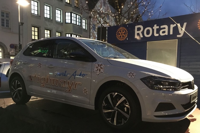 Wer gewinnt das Auto? Foto: Ludwig Schrätzenstaller