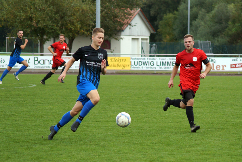 Maschine: Vohburgs Fabian Neumayer (am Ball) ist der treffsicherste Spieler aller acht A-Klassen im Kreis Donau/Isar. Foto: Alexander Kaindl