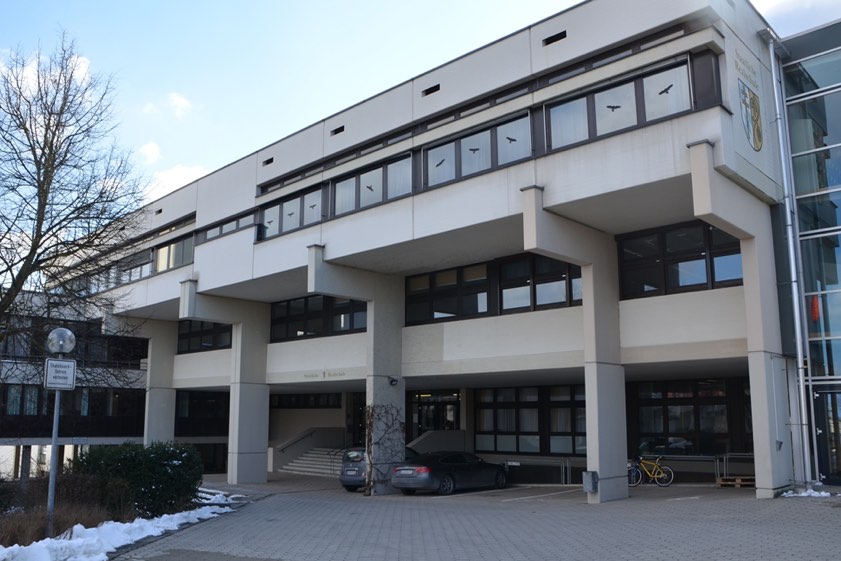 Wird neu gebaut: Die Geisenfelder Realschule. Foto: Alfred Raths
