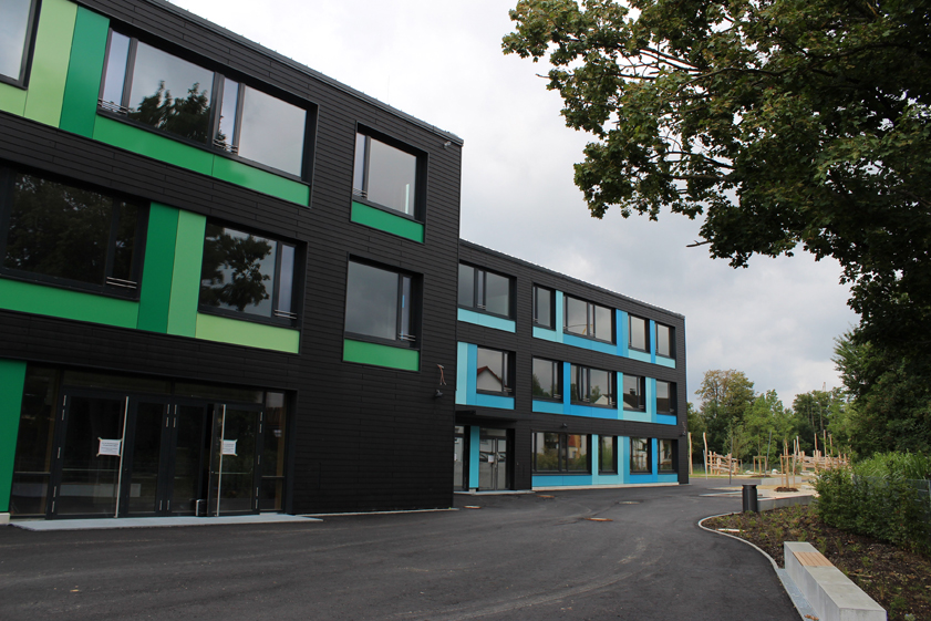 Farbenfroher Anblick: Das neue Schulgebäude von außen. Fotos: Stadt Pfaffenhofen