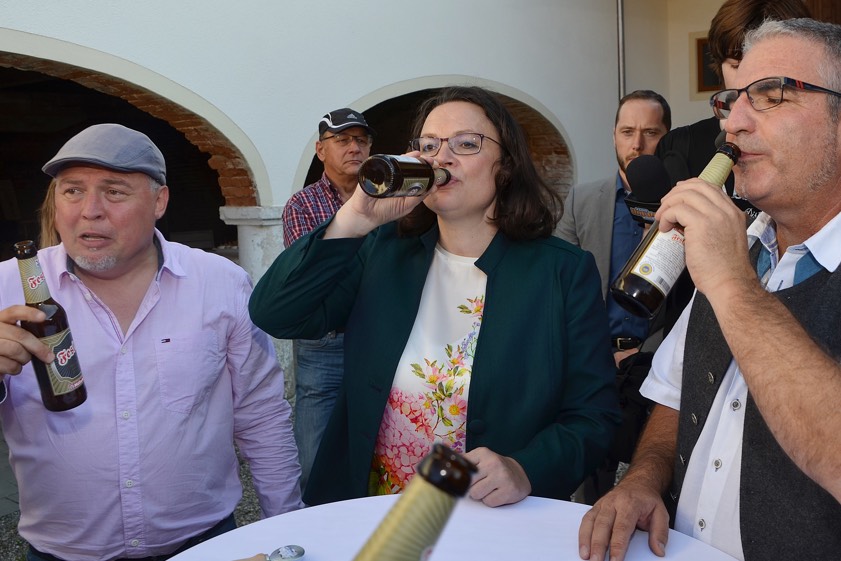 SPD-Kreischef und Landtags-Kandidat Markus Käser (links), SPD-Chefin Andrea Nahles und Bezirkstags-Kandidat Oliver Rechenauer. Fotos: Raths