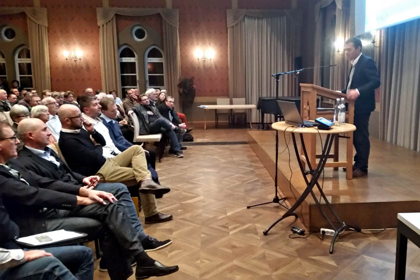 Bürgermeister Thomas Herker bei der Bürgerversammlung im vergangenen Jahr. Foto: Stadt Pfaffenhofen