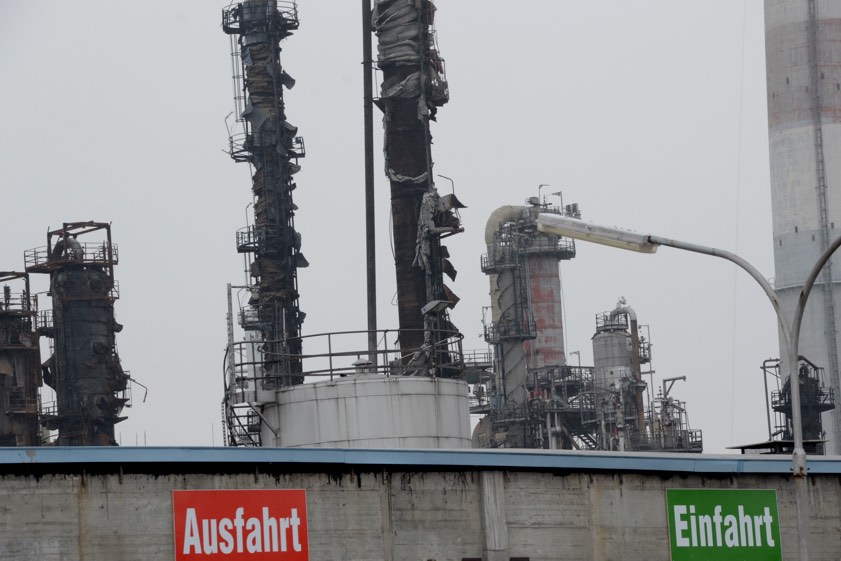 Dieses Bild entstand im Dezember, die Schäden sind noch unverkennbar. Die weiteren Fotos in diesem Beitrag zeigen den Einsatz beziehungsweise die Schäden nach der Explosion und dem Großbrand. Fotos: Archiv, Zell, THW