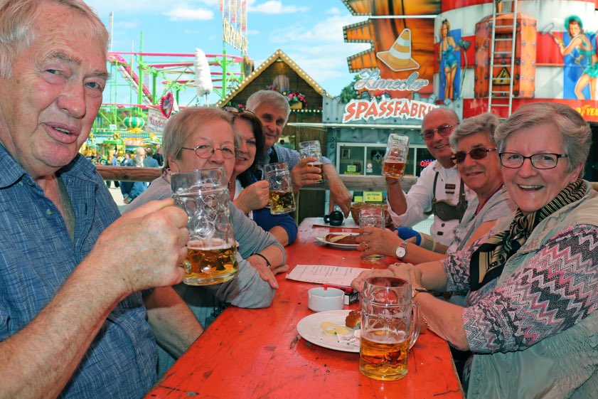 Gestern war Senioren-Nachmittag auf der Pfaffenhofener Wiesn. Fotos: Tomaschek