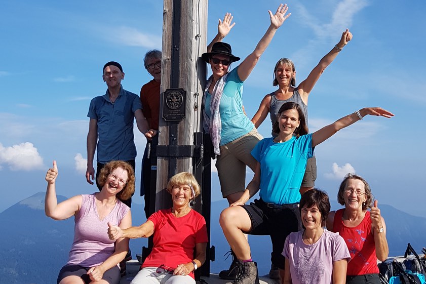 Gleich dreifaches Gipfelglück erlebten die Teilnehmer bei der Zwei-Tages-Tour im Karwendel. Foto: DAV