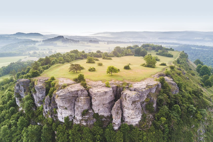 Der Staffelberg in Oberfranken: Hier befand sich eine bedeutende keltische Siedlung. Grafik: Ralf Löffler