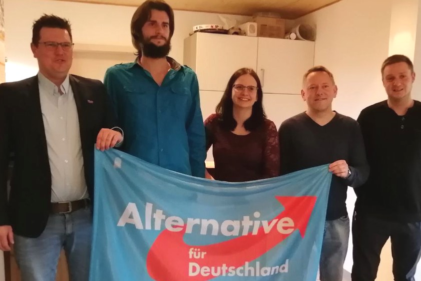 Spitzen-Kandidat Josef Robin (links) mit weiteren vier Bewerbern seiner Partei.