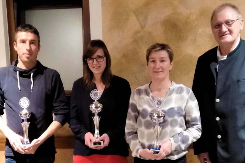 Christian Herrmann (von links), Sabrina Lederhofer, Monika Herrmann, Bürgermeister Manfred Russer.