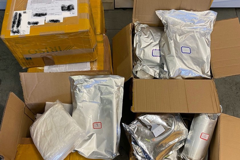 Postpakete mit Dopingmitteln. Foto: Zoll