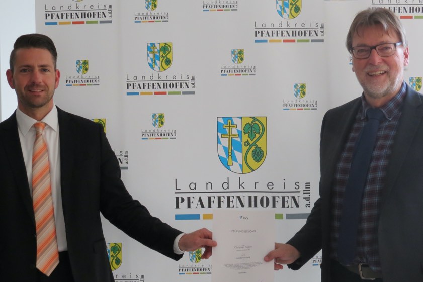 Christian Degen (links) mit Landrat Martin Wolf.
