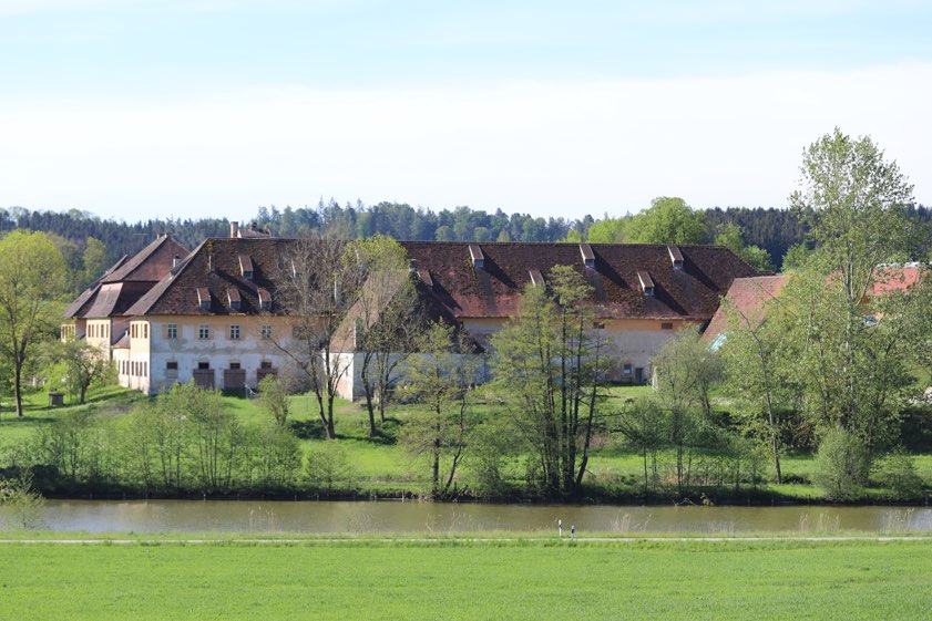 Der Prielhof vor den Toren von Scheyern.