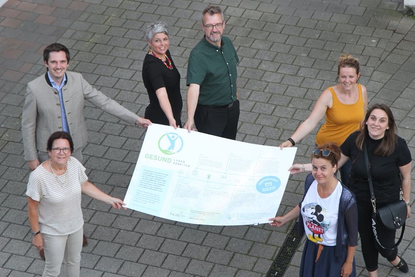 Gemeinsam verfolgen die Gründungsmitglieder – von links: Angelika Furtmayr, Johannes Hofner, Karin Hoisl-Schmidt, Thomas Schmidt, Daniela Dohrmann, Melanie Sichelschmidt und Petra Neumann – ein Ziel: Der Landkreis Pfaffenhofen soll der gesündeste Landkreis in Deutschland werden. Foto: KUS