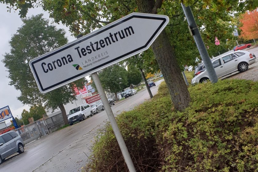 Der Kreis Neuburg-Schrobenhausen eröffnete am Montag vor einer Woche ein winterfestes Corona-Test-Zentrum an der "Rinderhofer Breite" in Schrobenhausen-Mühlried.