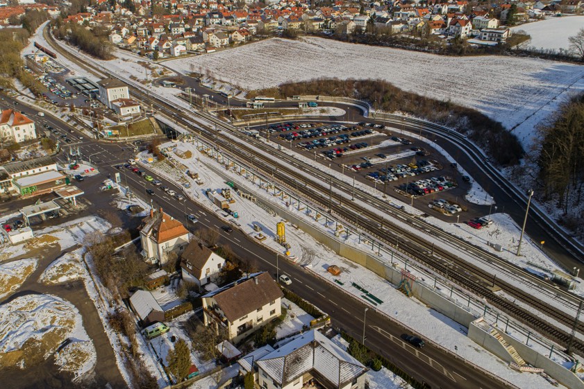 Luftaufnahme vom Bahnhof in Pfaffenhofen. Foto: Karl J. Ebensberger