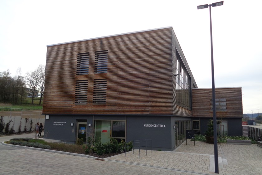 Die neue "Berufsfachschule für Pflege" ist in Räumlichkeiten der Pfaffenhofener Stadtwerke untergebracht. Bald steht aber ein Umzug an. Foto: GGSD