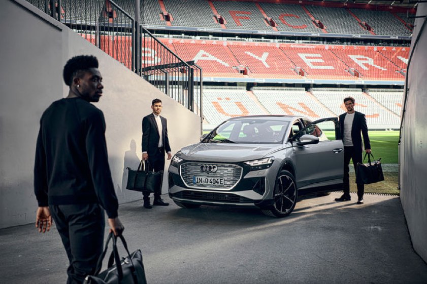 Die FC Bayern-Spieler Alphonso Davies (von links), Lucas Hernandez und Leon Goretzka. Foto: Audi