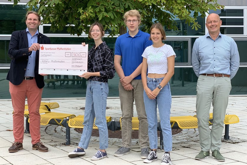 Von links: Roman Plöckl, Lara Schneeweiß, Joschua Blümelhuber, Lara Kirmaier, Christian Heller.