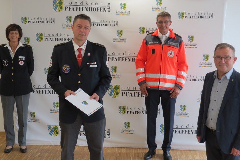 Vize-Landrat Karl Huber (von rechts), PSNV-Fachberater Norbert Ziegler, PSNV-Leiter Markus Hipp und "Krisen-Interventions-Dienst"-Leiterin Ingrid Zierer. Foto: Rottler