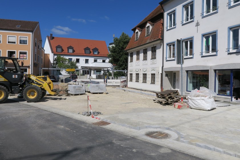 Die Arbeiten im vierten Bauabschnitt zur Sanierung des Auenstraßen-Quartiers in Pfaffenhofen sind bald beendet. Foto: Lang