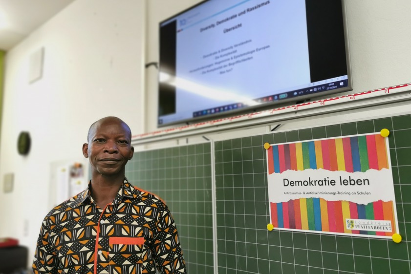 Referent Hamado Dipama beim Demokratie-Workshop. Foto: Trautmannsberger