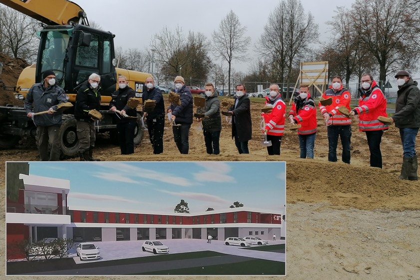 Von links: Bauunternehmer Franz-Georg Ettenreich, Altlandrat Rudi Engelhard, Sanitär-Fachplaner Engelbert Krammer, Architekt Klaus Damovsky, BRK-Kreisgeschäftsführer Herbert Werner, Bauleiter Thomas Dexel, Landrat Albert Gürtner, BRK-Kreisvorsitzender Stefan Maier, Rettungsdienst-Leiter Fabian Heierhoff, BRK-Kreisbereitschafts-Leiter Benedikt Weltge, Vize-Wachleiter Georg Maier und der Leiter der BRK-Rettungswache Pfaffenhofen, Michael Kölbl. Fotos/Grafik: BRK