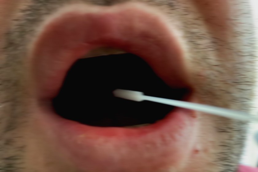 Foto oben: Symbolbild; Grafik unten: BRK