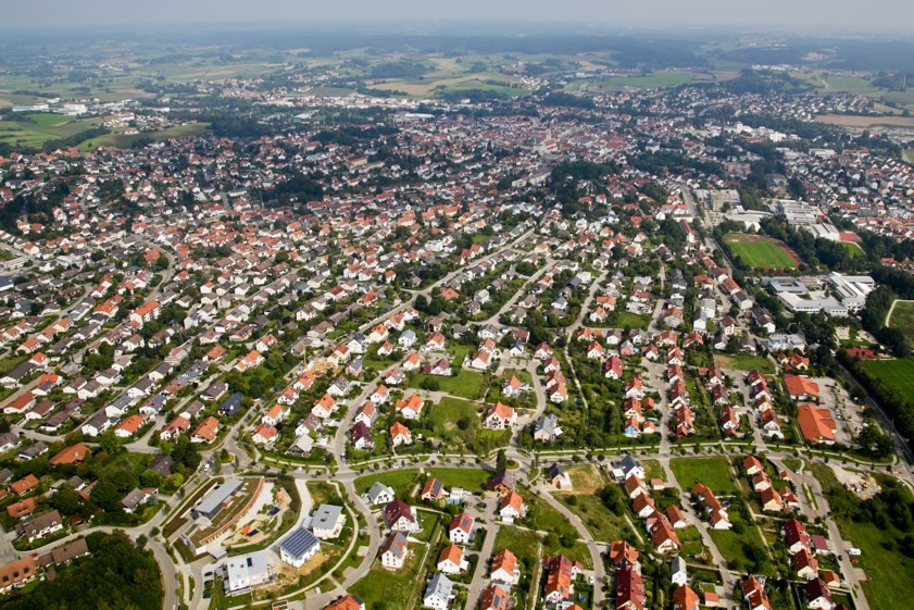 Die Stadt Pfaffenhofen, hier aus der Vogel-Perspektive, erhält rund 2,26 Millionen Euro. Archivfoto: Schaipp