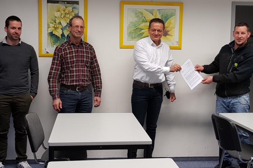 Von rechts: IG-Sprecher Ludwig Schmidt, MdL Karl Straub, BBV-Kreisobmann Manfred König und IG-Mitglied Stefan Kreitmair. Foto: BBV