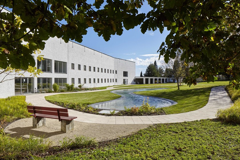 Der Park des Exerzitien-Hauses in Leitershofen. Foto: Siegfried Warmeser