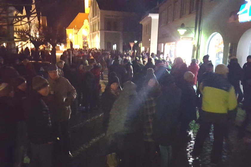 "Corona-Spaziergang" in Wolnzach. Fotos: privat