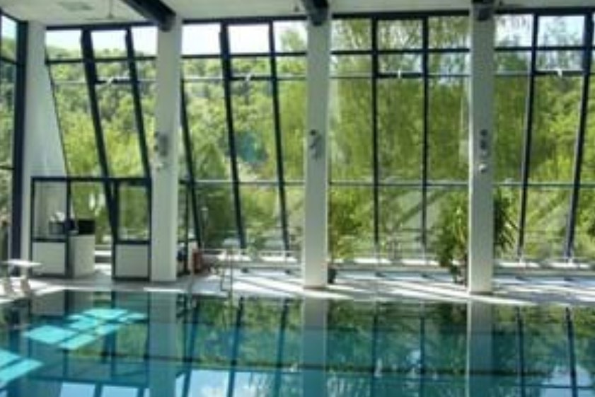 Blick in die Riedenburger Schwimmhalle. Foto: Landkreis Kelheim