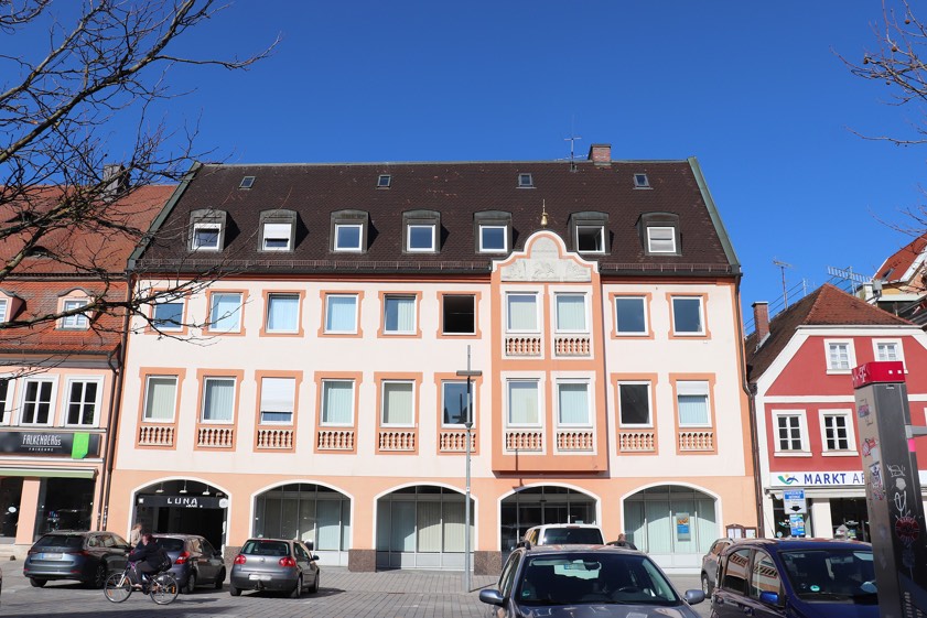 In diesem Gebäude-Bereich auf dem Hauptplatz wird umgebaut. Foto: Stadt Pfaffenhofen