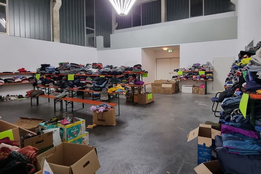 In der Pfaffenhofener Kunsthalle gibt es jetzt auch einen "Umsonst-Laden" für Kriegs-Flüchtlinge aus der Ukraine. Fotos: Kleiderkammer-Verein Pfaffenhofen