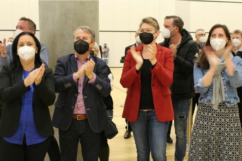 Die Freude über das gute Wahlergebnis bei der IG-Metall bei Audi ist groß: Rita Beck (von links), Peter Mosch und Karola Frank zusammen Tamara Hübner (Zweite Bevollmächtigte der IG-Metall Ingolstadt).