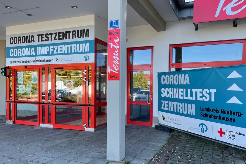 Aktuell sind das Corona-Impf-Zentrum und das Corona-Test-Zentrum noch in den Räumen eines ehemaligen Supermarkts an der Rinderhofer Breite in Schrobenhausen-Mühlried untergebracht. Archivfoto: Zell