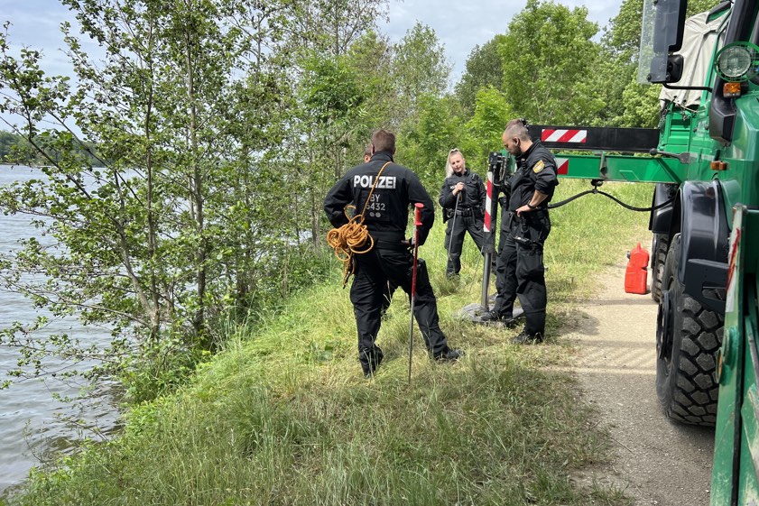 Bei den bisher erfolgten Absuch-Maßnahmen der Polizei an, auf und in der Donau zwischen Großmehring und Vohburg wurde nichts Relevantes gefunden. Archivfoto: vifogra