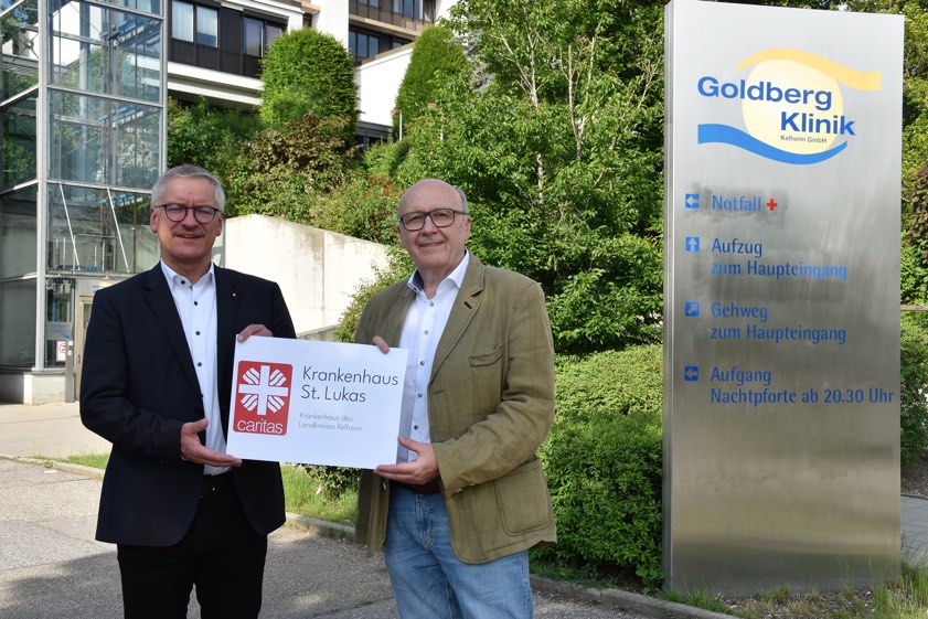 Diözesan-Caritas-Direktor Michael Weißmann (links) und der Kelheimer Landrat Martin Neumeyer. Foto: Sendtner, Landratsamt Kelheim