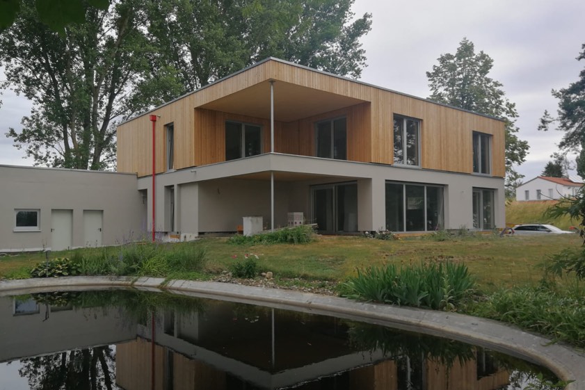 Das Gebäude nach der Sanierung. Fotos: Donaubauer, Landkreis Neuburg-Schrobenhausen